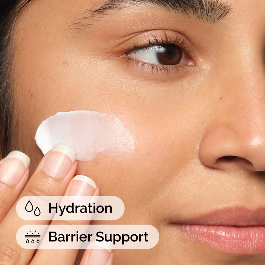 natural-moisturizing-factors-ha-l2 ord-natural-moisturizing-factors-ha-model-application-with-benefits.jpg